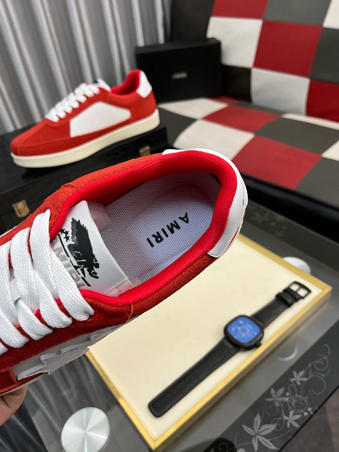 Men's shoes 💰420⌚️⌚️《AMIR*》New men's low-top casual sports sneakers bone shoes, another pair of irresistible bone shoes. Bone shoes are one of AMIRI's most popular items. They use first-layer cowhide uppers. The side bones are made of two cowhide laminations. They have a three-dimensional feel. The leather incisions are all oil-edged. Contrasting color design. Simple style. Fashionable sports. Customized metal LOGO nameplate to embellish shoelaces. Exclusive control of top version. Supports comparison. Breathable mesh lining Original rubber outsole A must-have item for daily leisure Suitable for various occasions Check it out if you are looking for high quality Super cool uppers Size: 38-445️⃣ Colors available